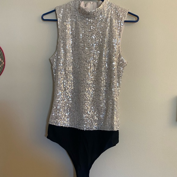 7 For All Mankind Silver Sequin Bodysuit - Picture 3 of 6